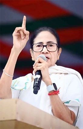 મમતાએ આપી કેન્દ્રને ધમકી, જાે મારા કે મારા કાર્યકર્તાઓ પર કોઈ પણ પ્રકારનો હુમલો કરવામાં આવશે તો, આખા ભારતમાં ભાજપને હચમચાવી નાંખીશ