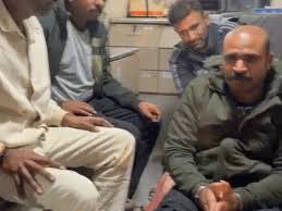 પોલીસનું શિવા ટકલા પર ફાયરિંગ