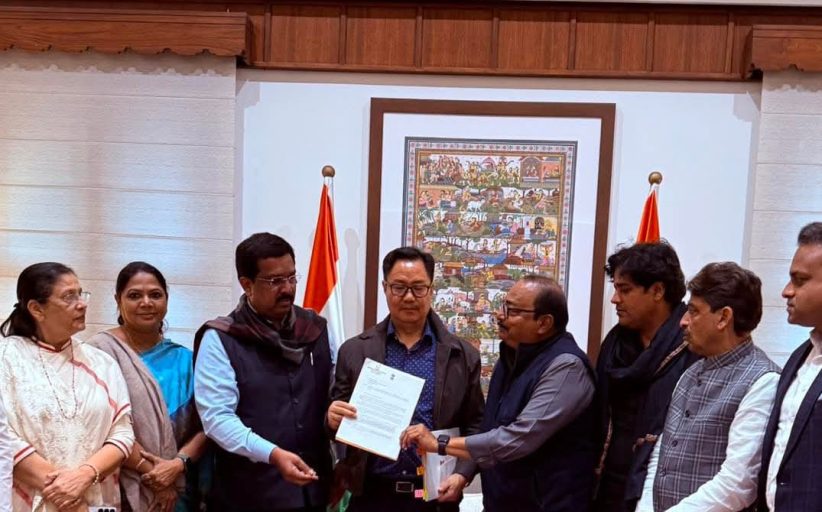 संसद के अंदर आवाज़ उठाई और माइनॉरिटी अफेयर्स मिनिस्टर से मिल कर मांग की उसके लिए इन सभी नेताओं का जितना शुक्रिया अदा किया जाए कम है : पूर्व विधायक ग्यासुद्दीन शेख